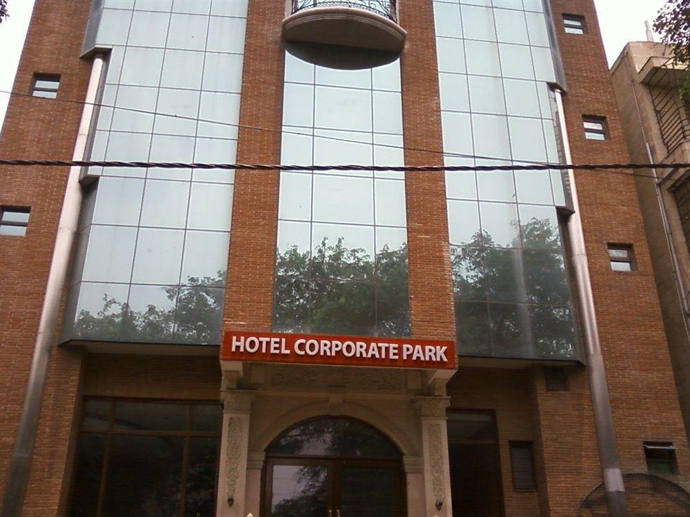 Hotel Treebo Corporate Park Nuova Delhi Esterno foto
