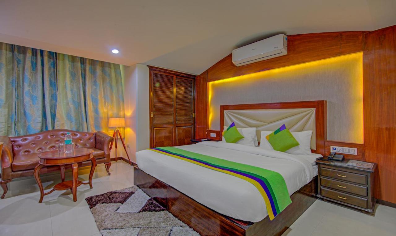 Hotel Treebo Corporate Park Nuova Delhi Esterno foto