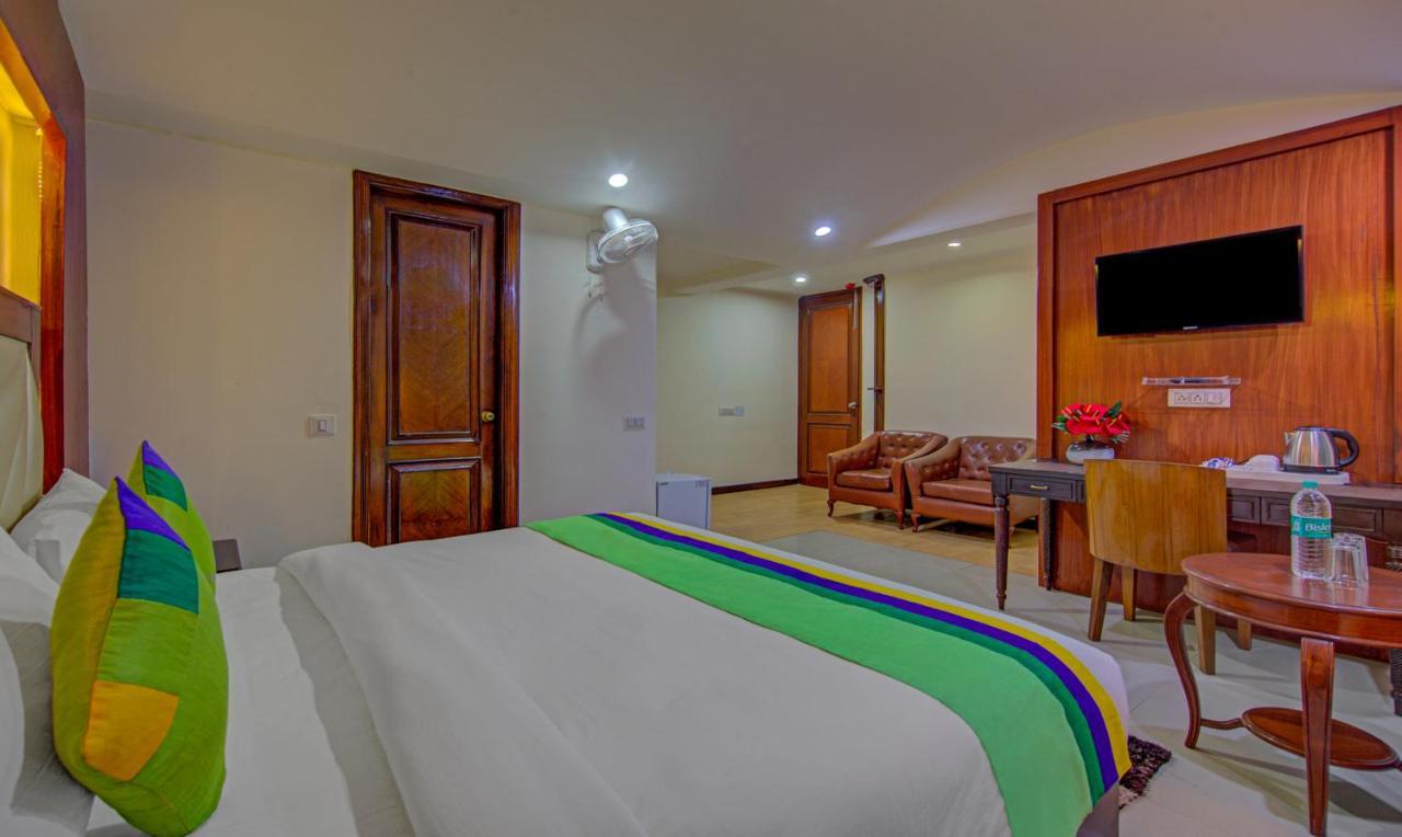 Hotel Treebo Corporate Park Nuova Delhi Esterno foto