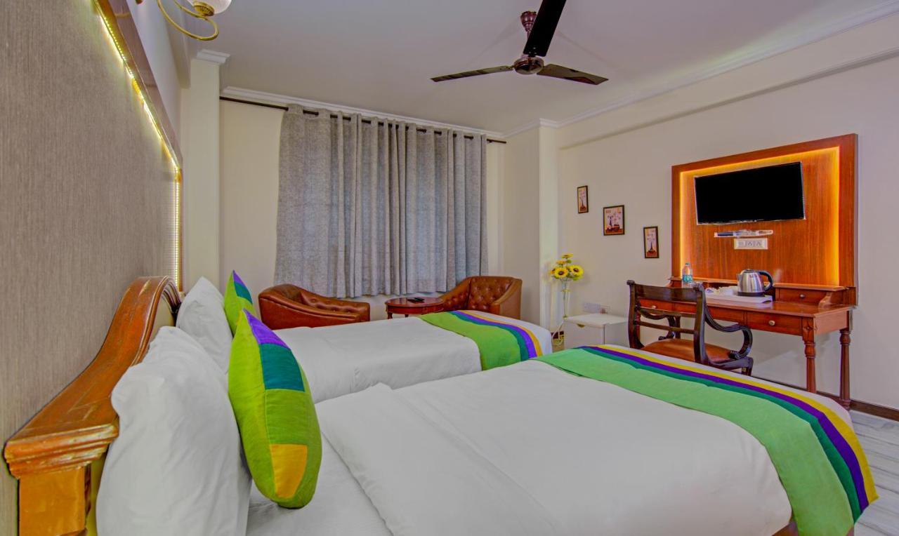 Hotel Treebo Corporate Park Nuova Delhi Esterno foto