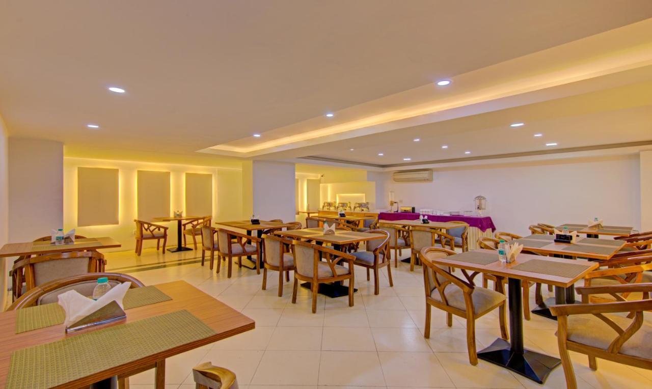 Hotel Treebo Corporate Park Nuova Delhi Esterno foto