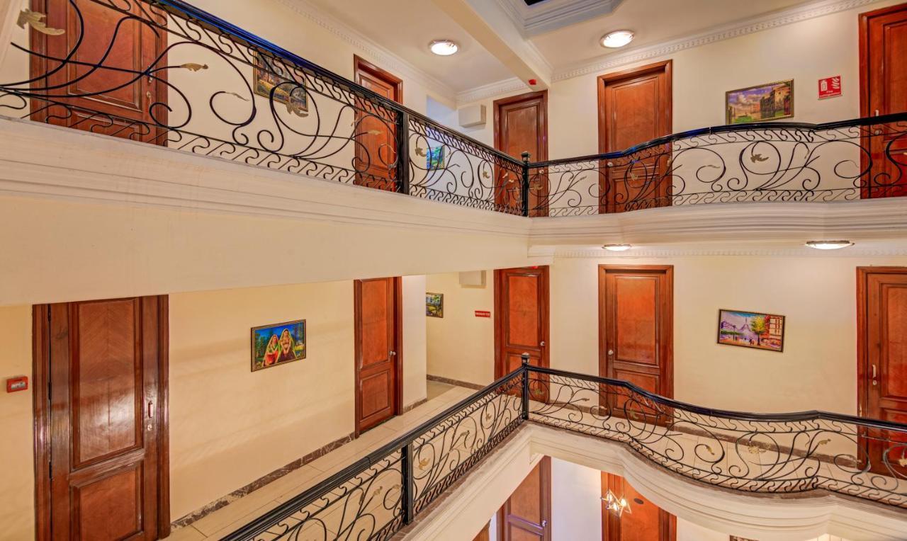Hotel Treebo Corporate Park Nuova Delhi Esterno foto