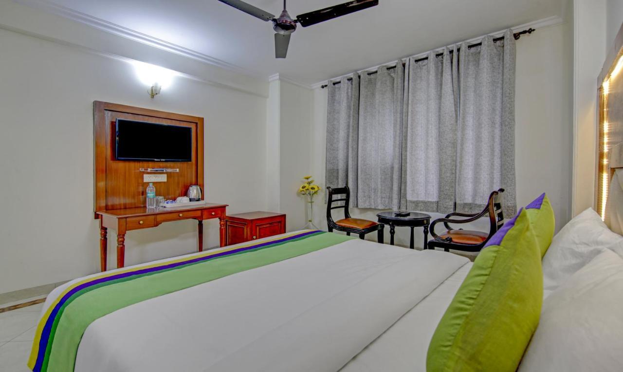 Hotel Treebo Corporate Park Nuova Delhi Esterno foto