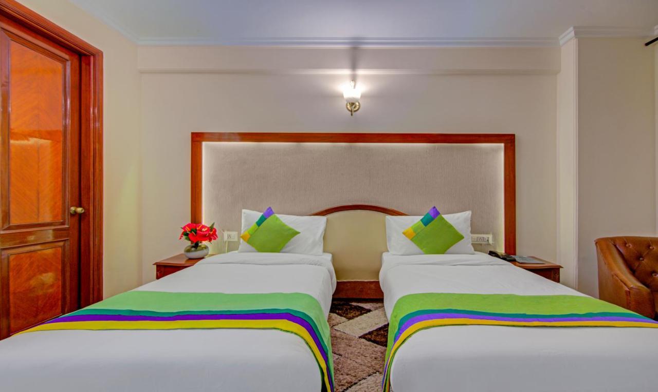 Hotel Treebo Corporate Park Nuova Delhi Esterno foto