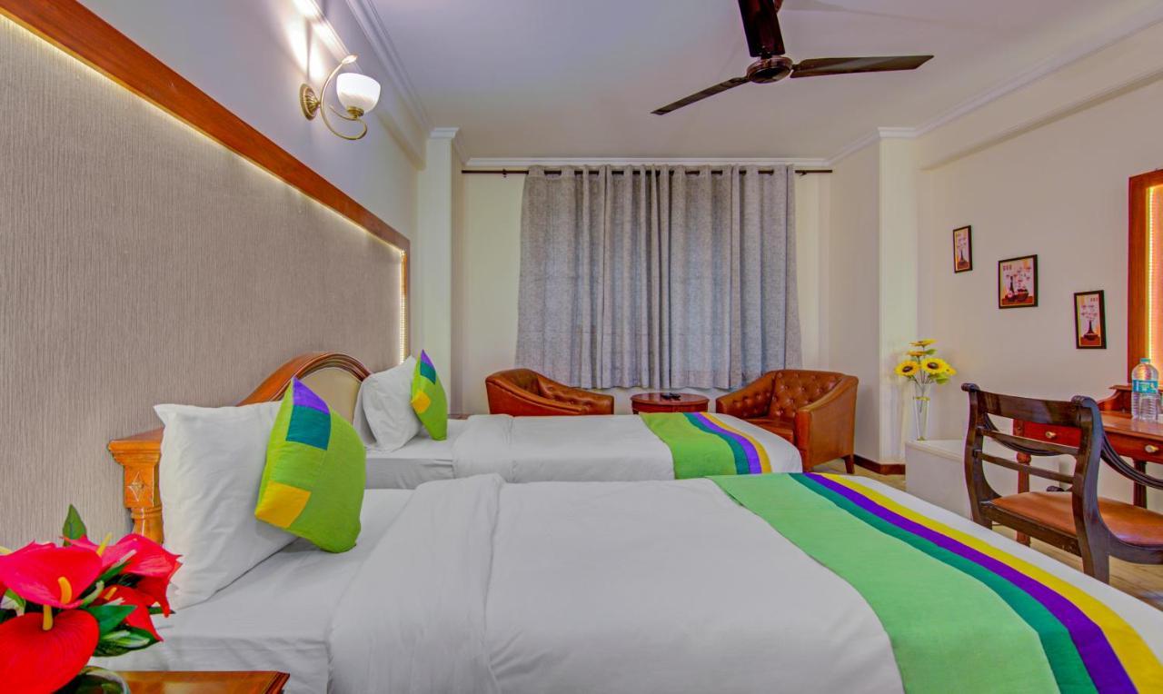 Hotel Treebo Corporate Park Nuova Delhi Esterno foto