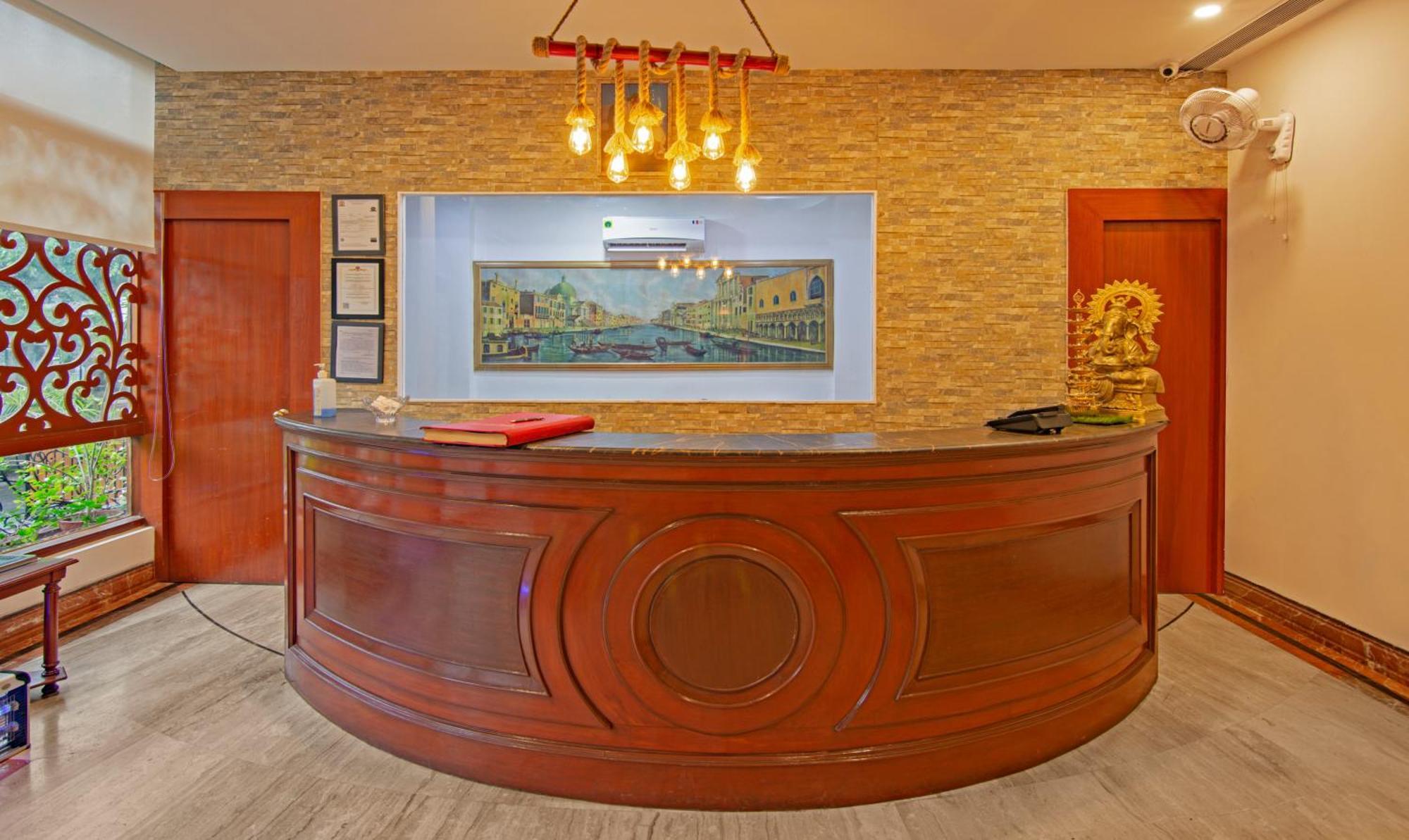 Hotel Treebo Corporate Park Nuova Delhi Esterno foto