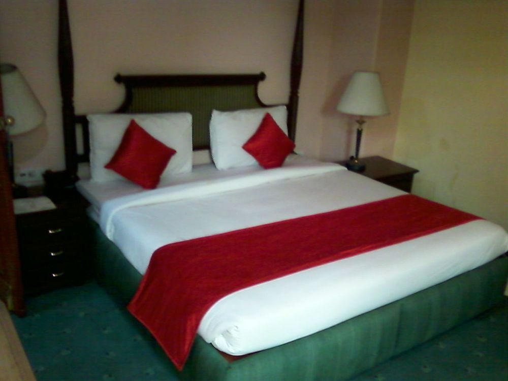 Hotel Treebo Corporate Park Nuova Delhi Esterno foto