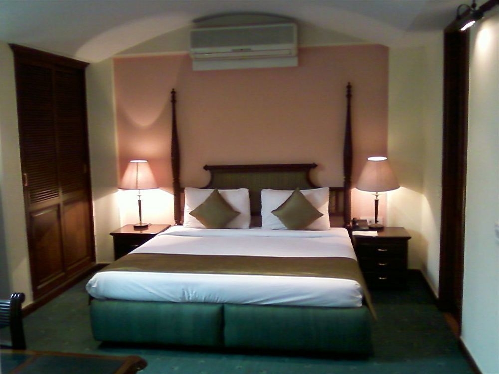 Hotel Treebo Corporate Park Nuova Delhi Esterno foto