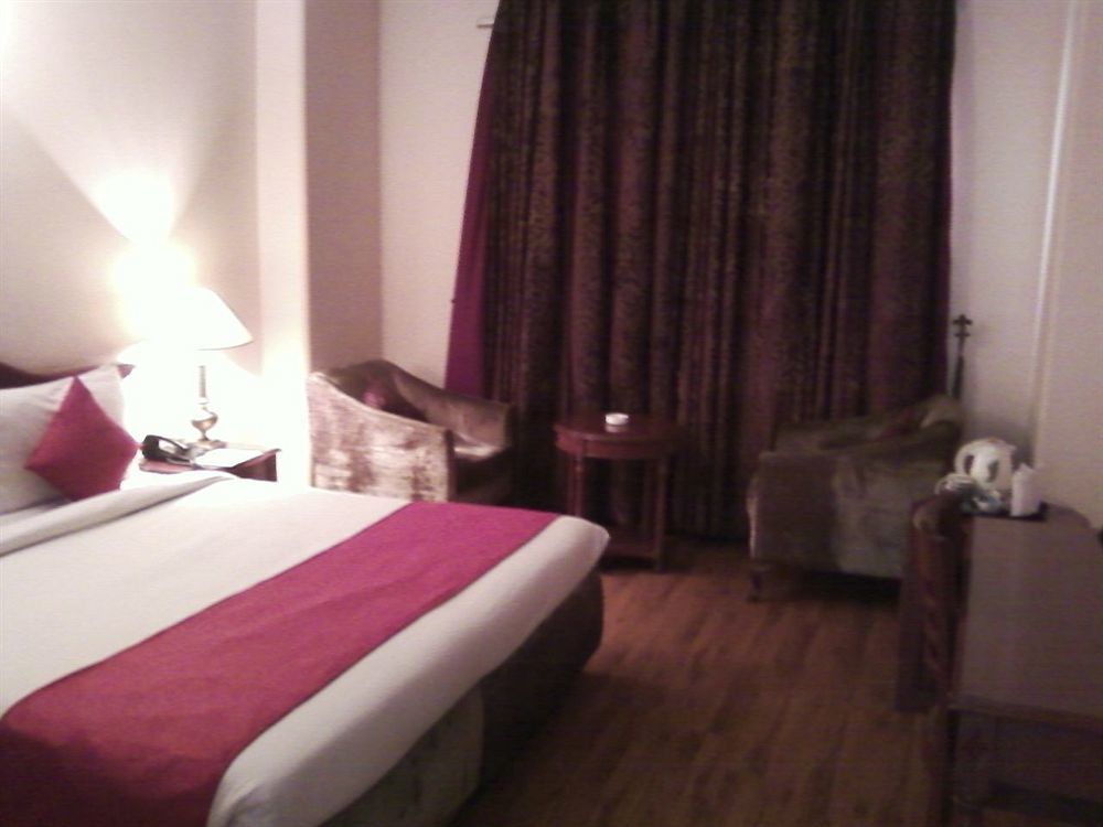 Hotel Treebo Corporate Park Nuova Delhi Esterno foto