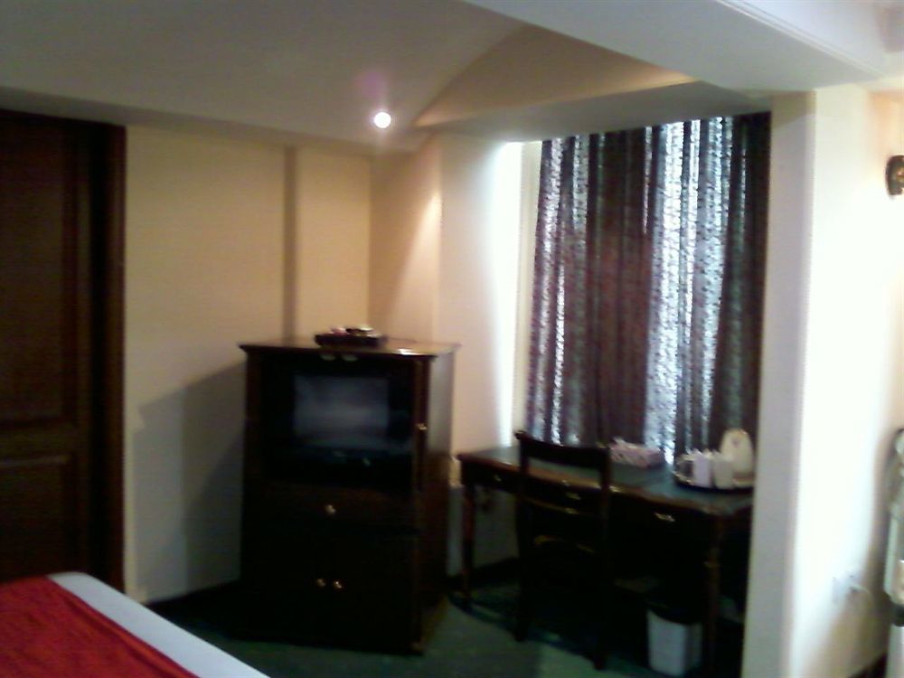 Hotel Treebo Corporate Park Nuova Delhi Esterno foto